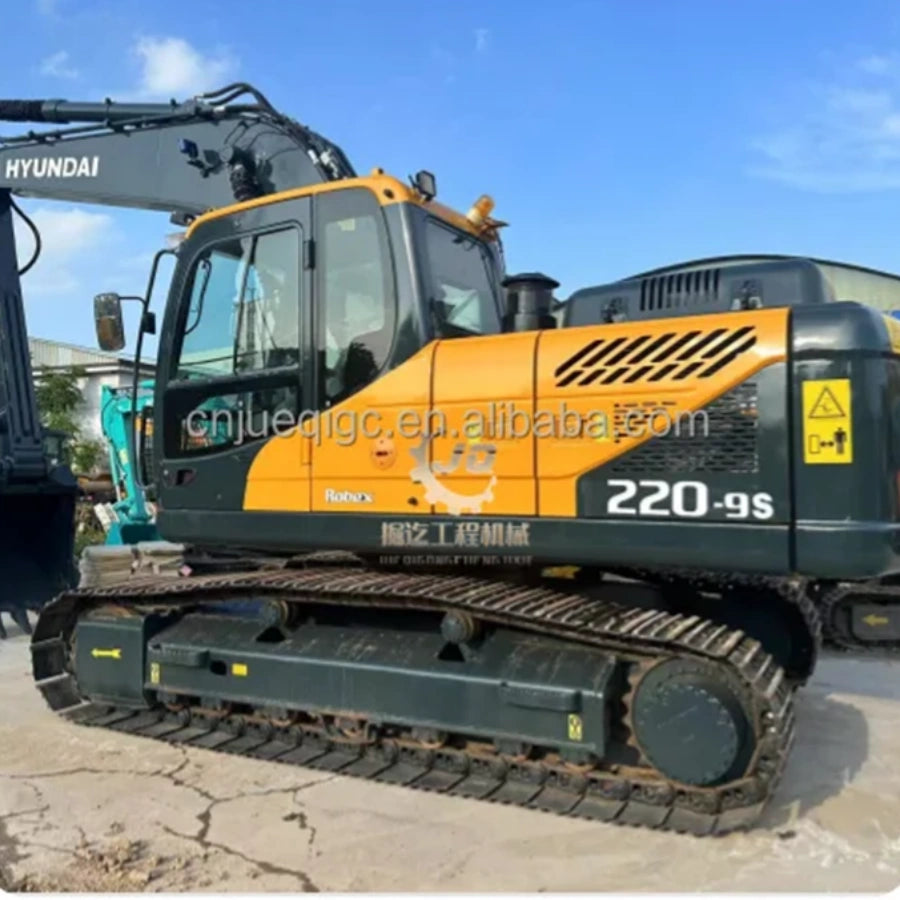 Used Hyundai R220LC-9S Excavator – Front View