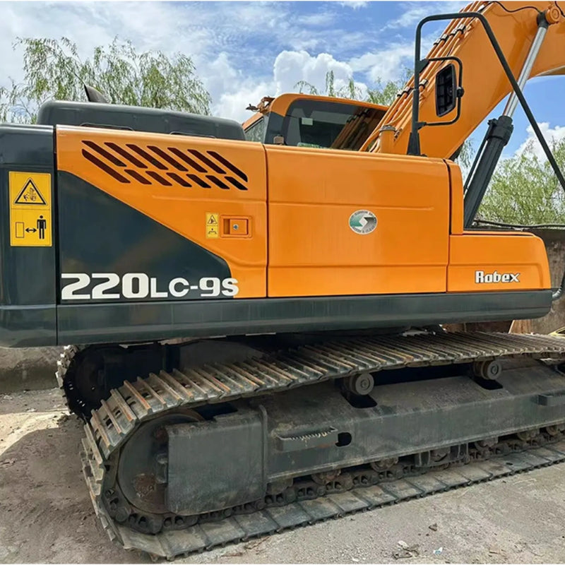 Hyundai 220-9S Medium Excavator Side View