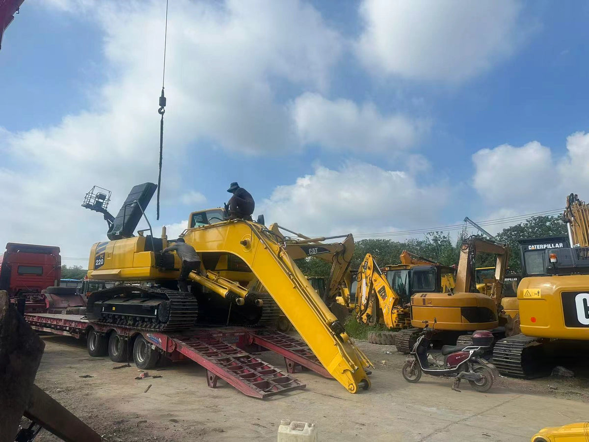 Used Komatsu PC220 Excavator for Sale Dubai - JUE QI Shipment Case